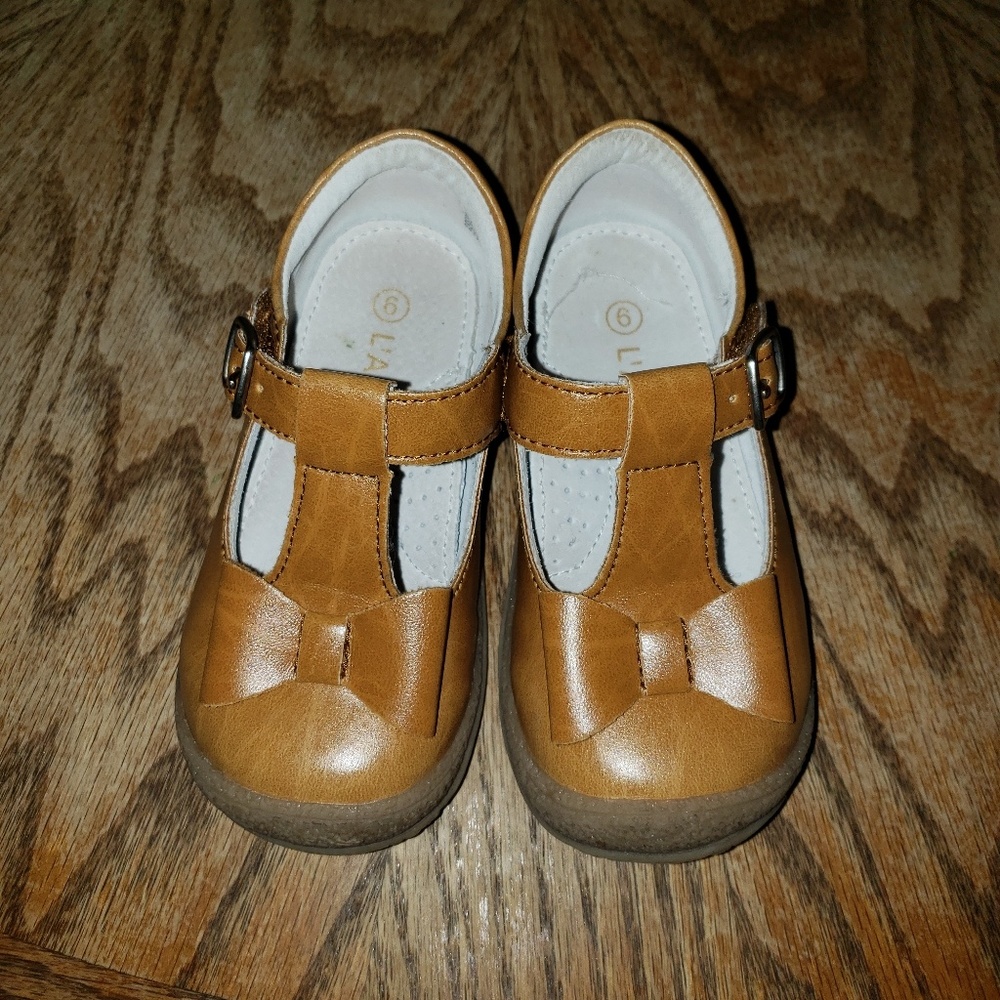 Lamour Emma bow shoes size 6